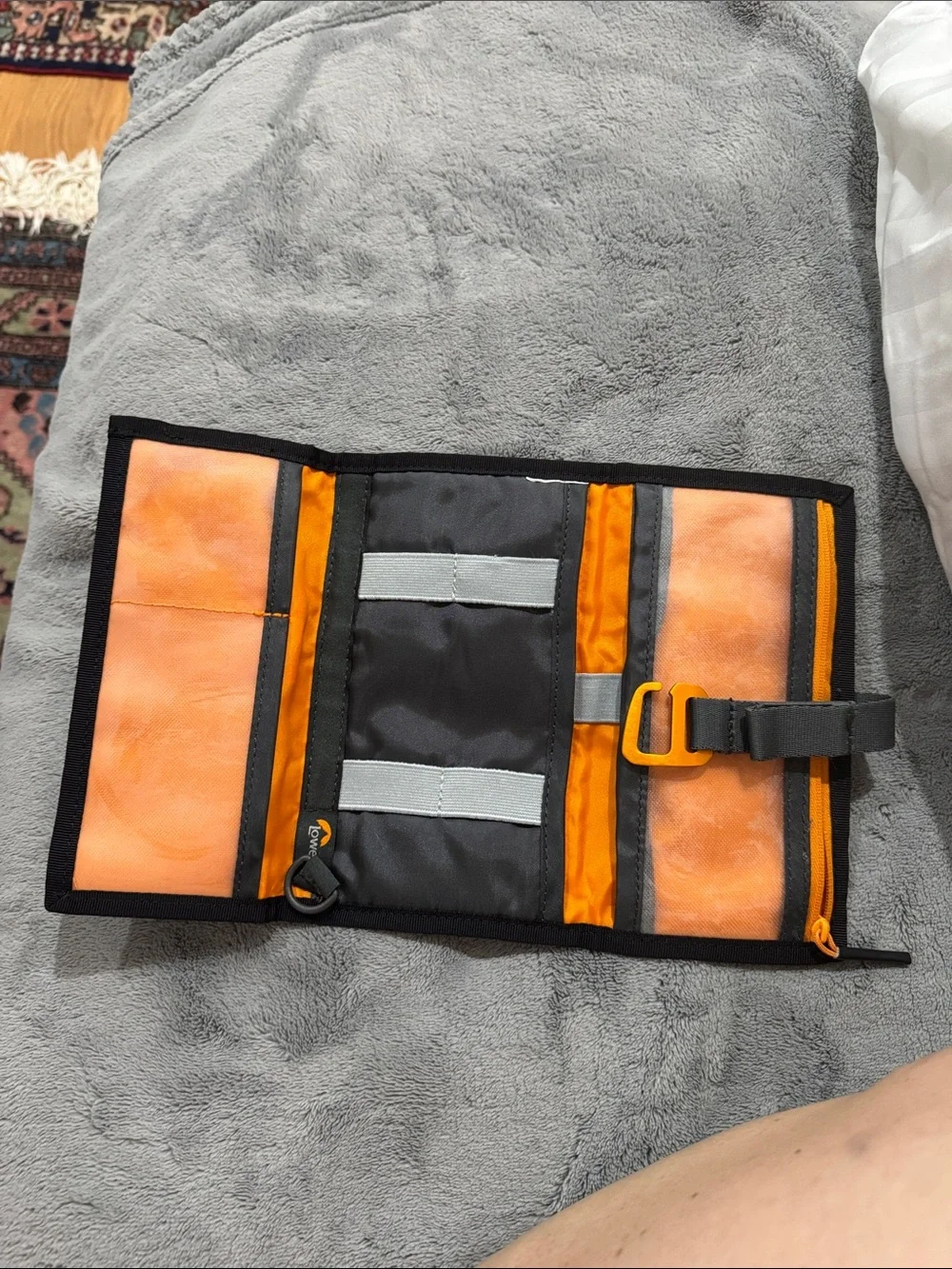Lowepro Gearup Wrap compact travel organizer cables adapters usb sticks